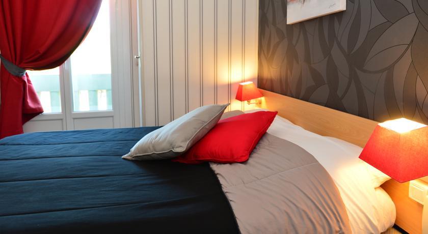 Hotel La Croix Blanche Tarbes Room photo