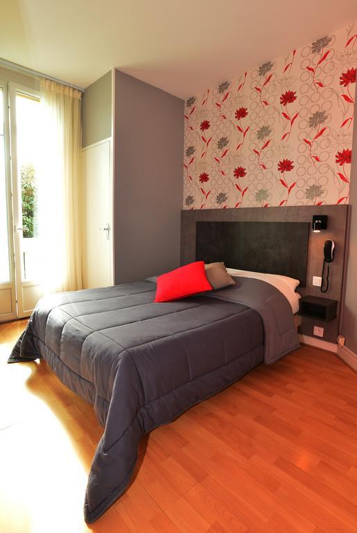 Hotel La Croix Blanche Tarbes Room photo