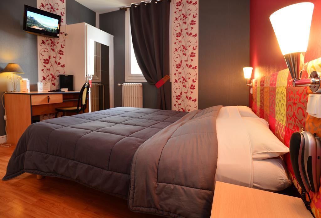 Hotel La Croix Blanche Tarbes Room photo
