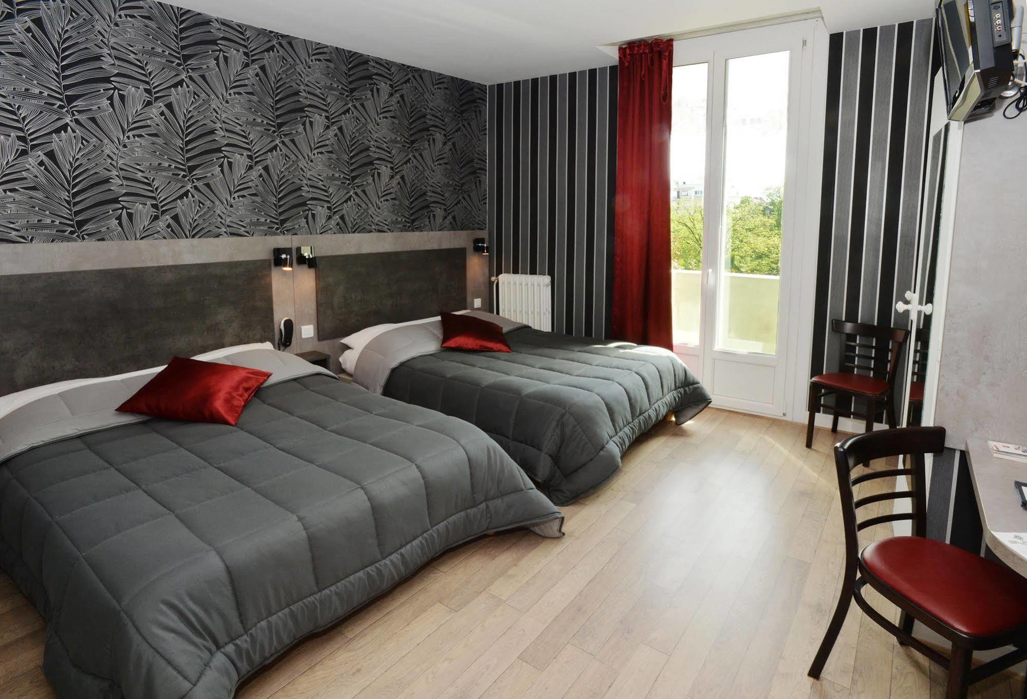 Hotel La Croix Blanche Tarbes Exterior photo