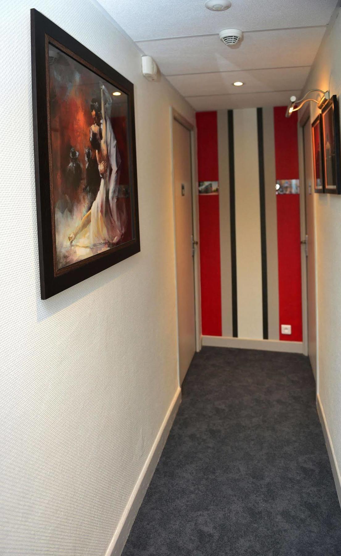 Hotel La Croix Blanche Tarbes Exterior photo